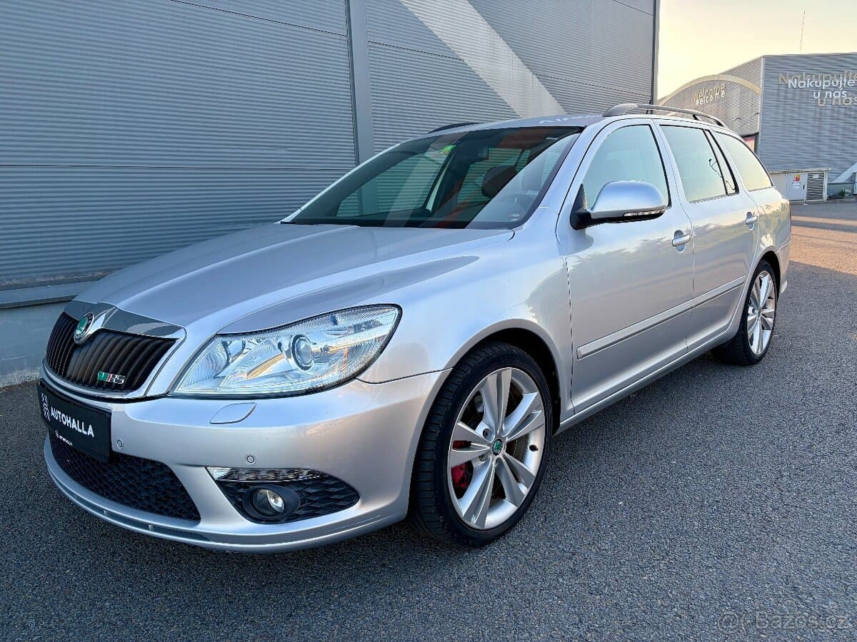 Škoda Octavia RS 2.0TDI 125kW TAŽNÉ Senzory XENONY Rozvody