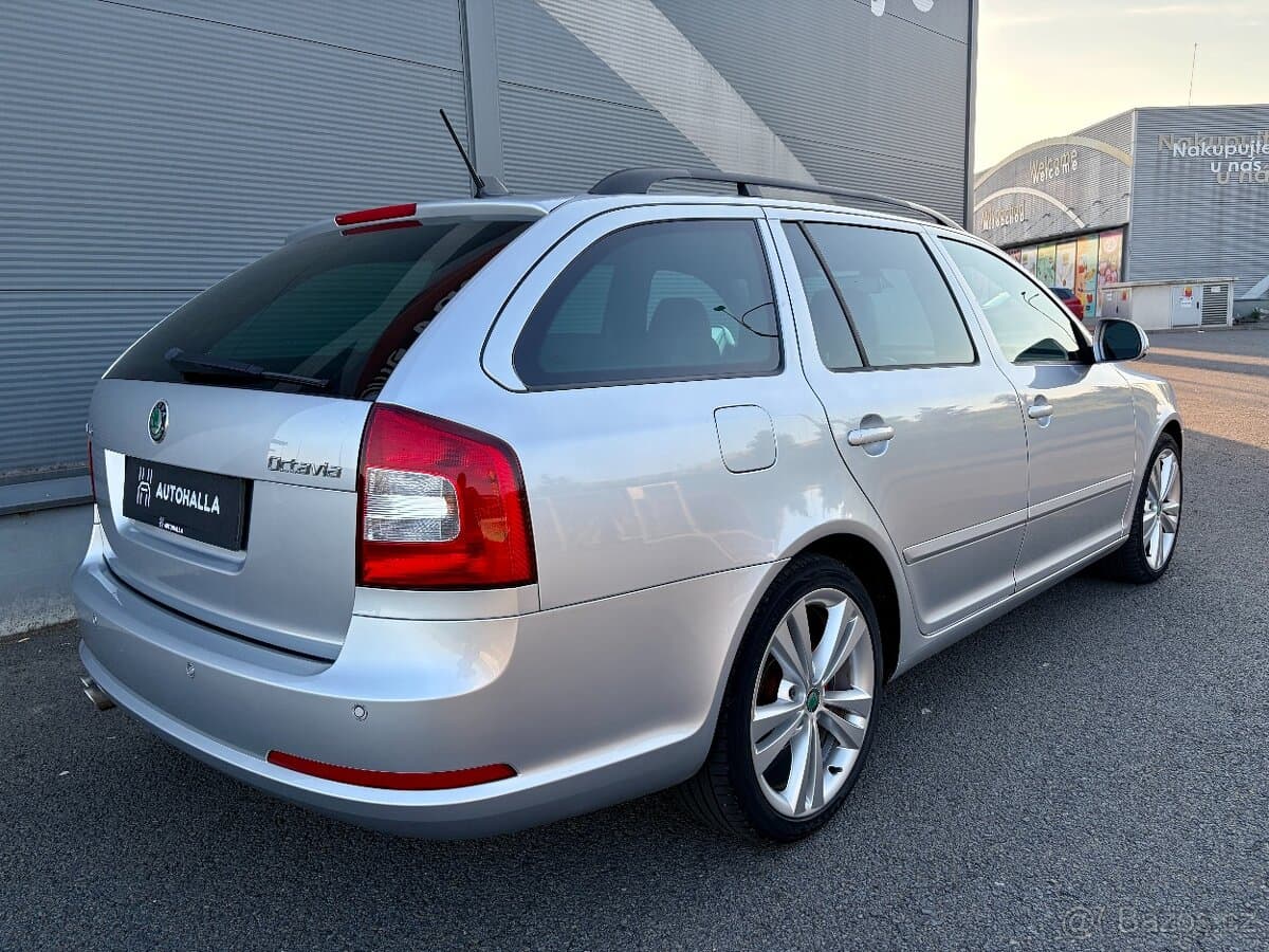 Škoda Octavia RS 2.0TDI 125kW TAŽNÉ Senzory XENONY Rozvody