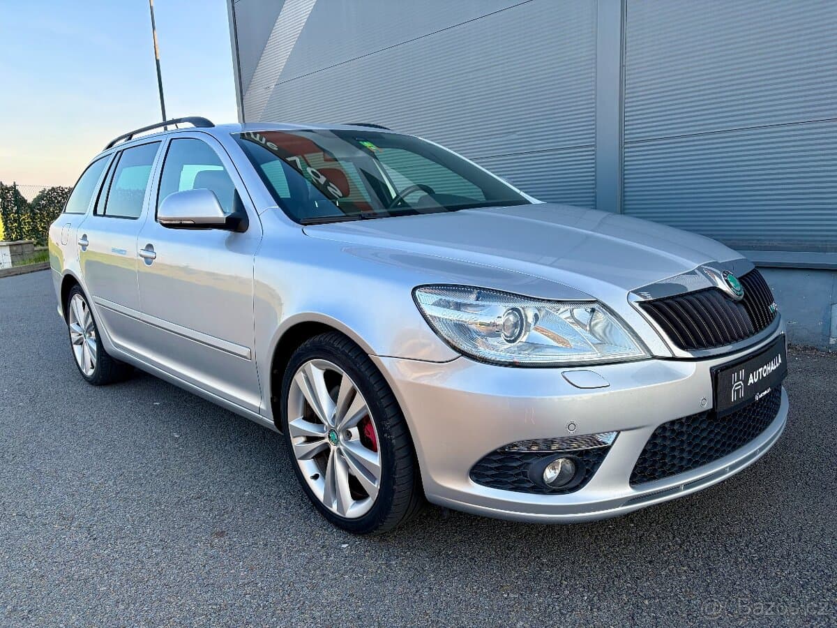 Škoda Octavia RS 2.0TDI 125kW TAŽNÉ Senzory XENONY Rozvody