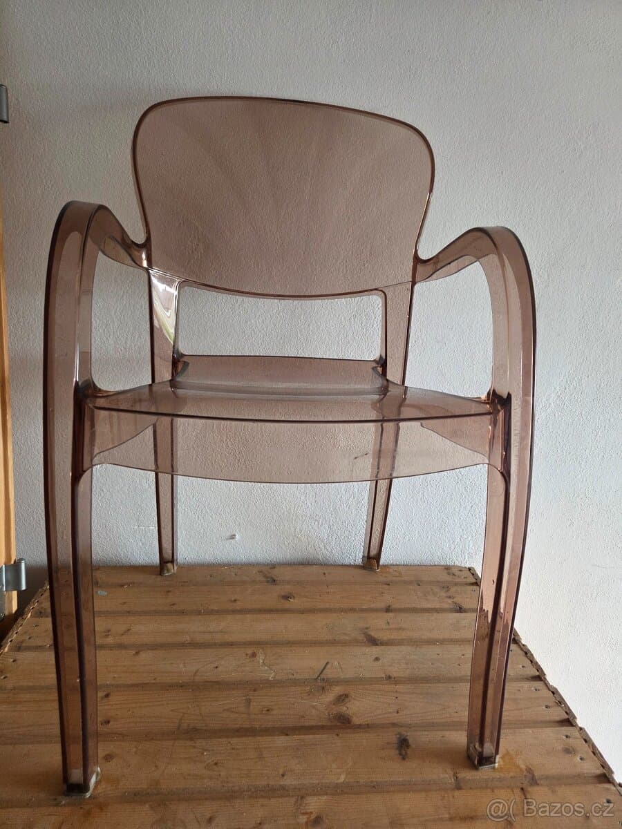 Zidle transparentni
