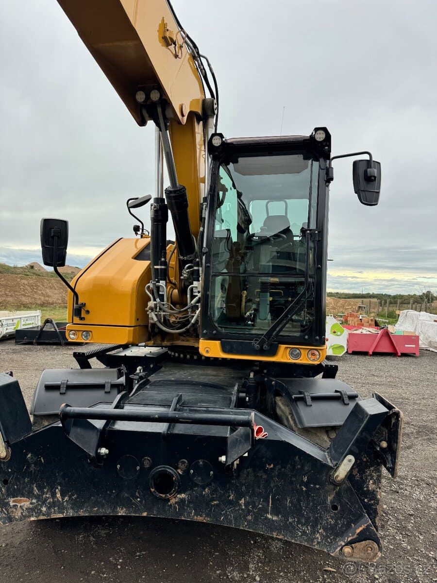 CAT 318 MAX Výbava ENGCOM-kleště.