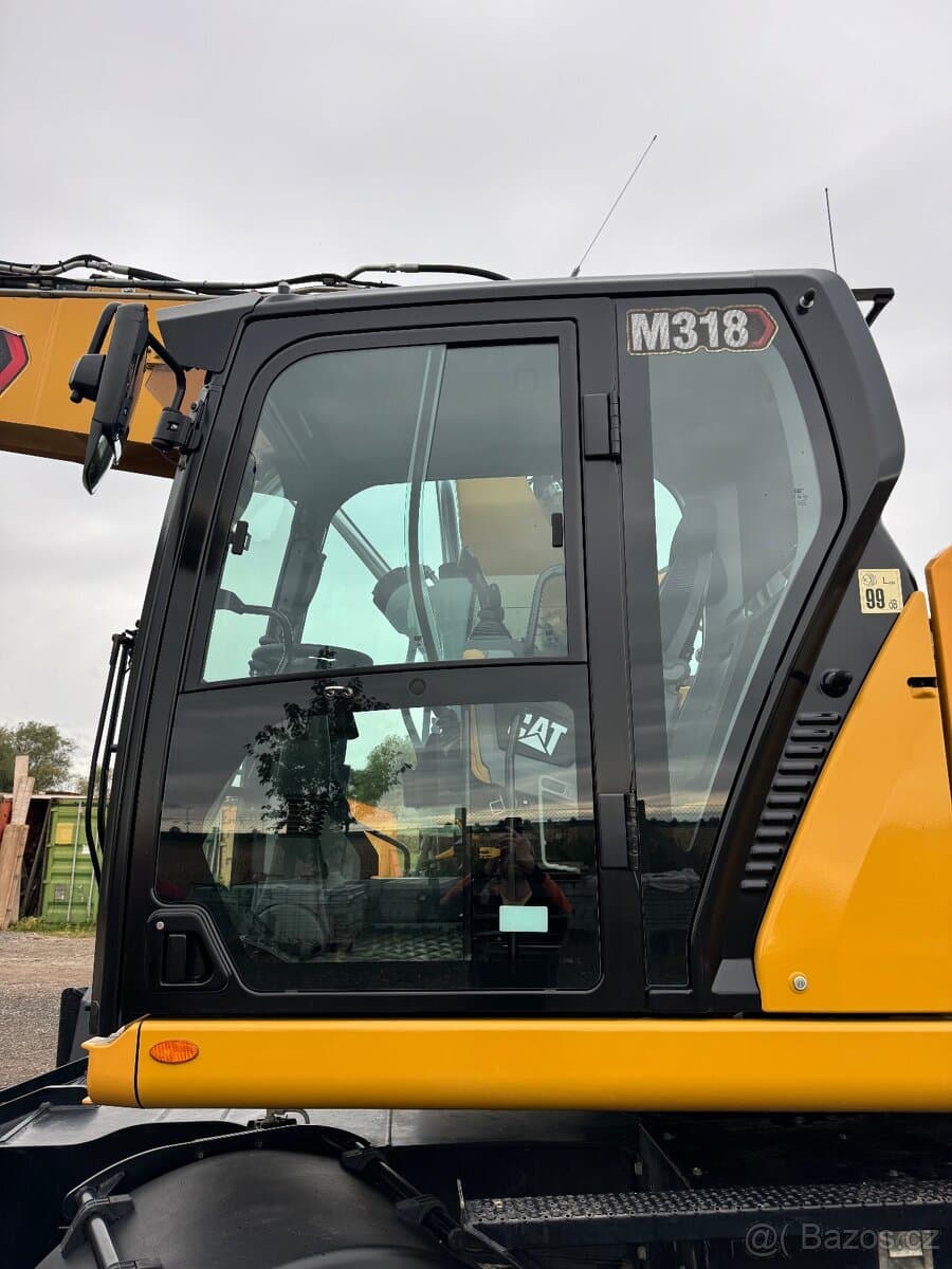 CAT 318 MAX Výbava ENGCOM-kleště.