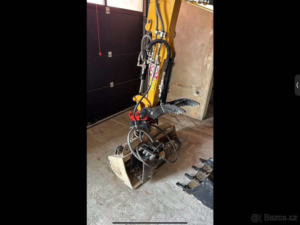 CAT 302 FULL Max Výbava PALEC
