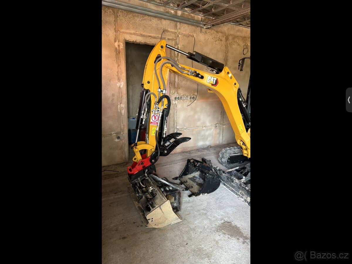 CAT 302 FULL Max Výbava PALEC