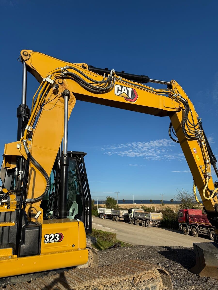 CAT 323 ENGCOM EPS kleště TOP STAV