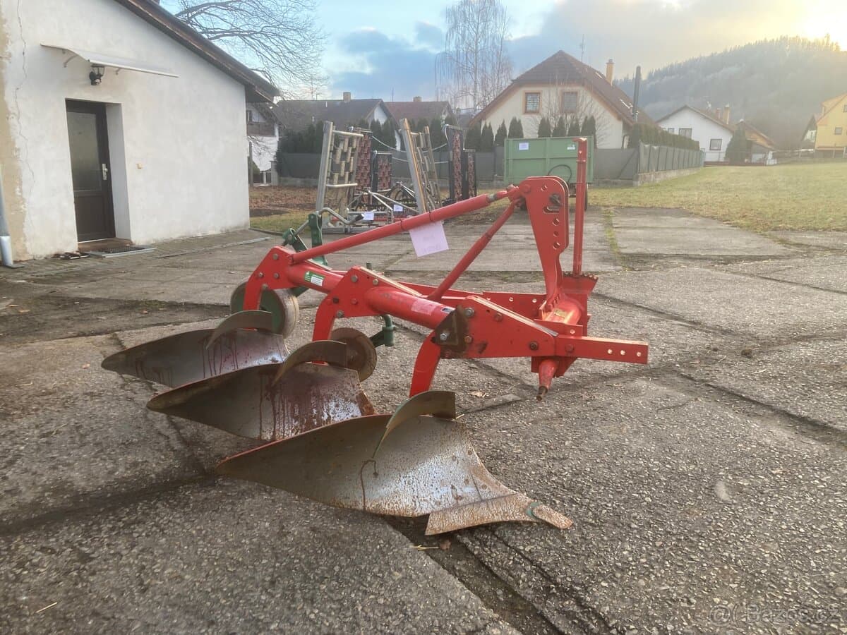 Pluh trojradličný Kverneland