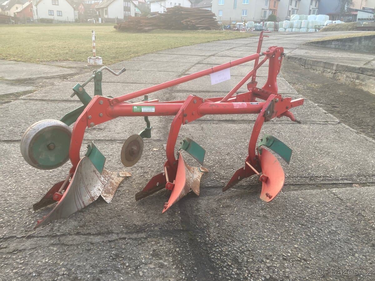 Pluh trojradličný Kverneland