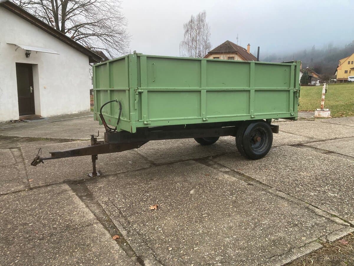 Přívěs za traktor sklopný