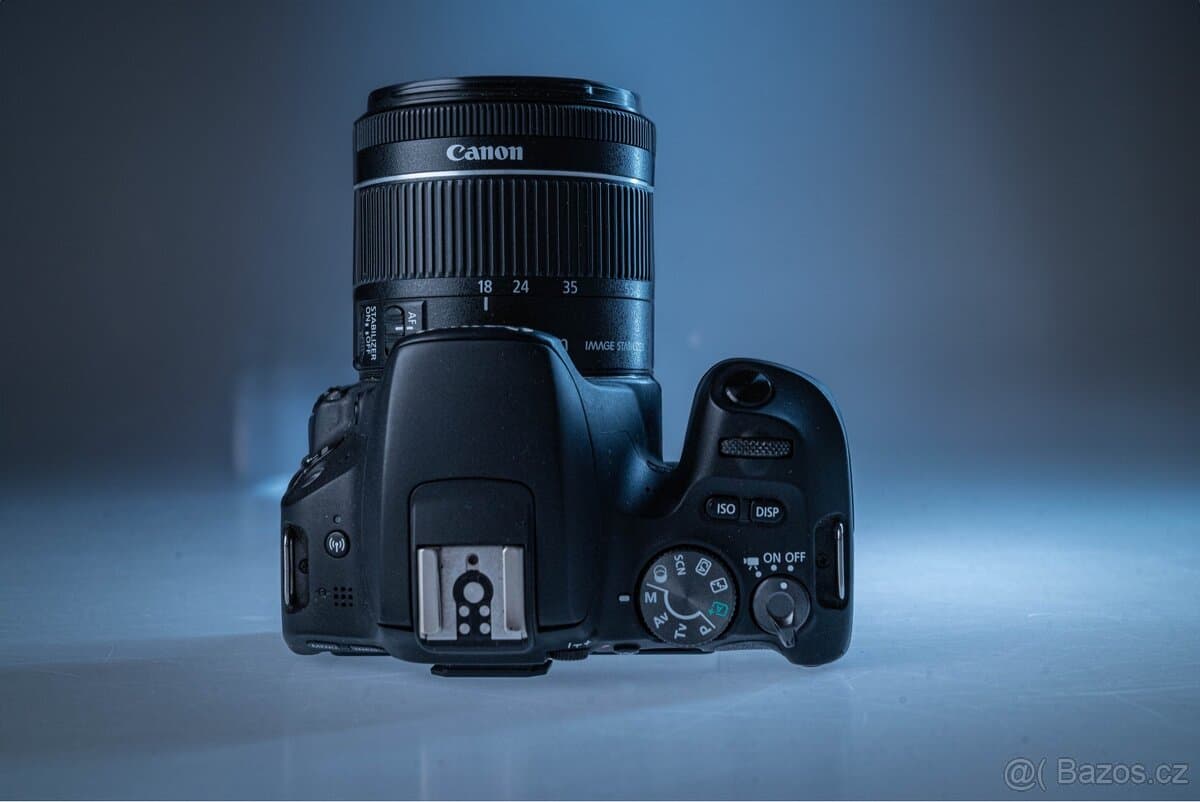 Canon EOS 200D