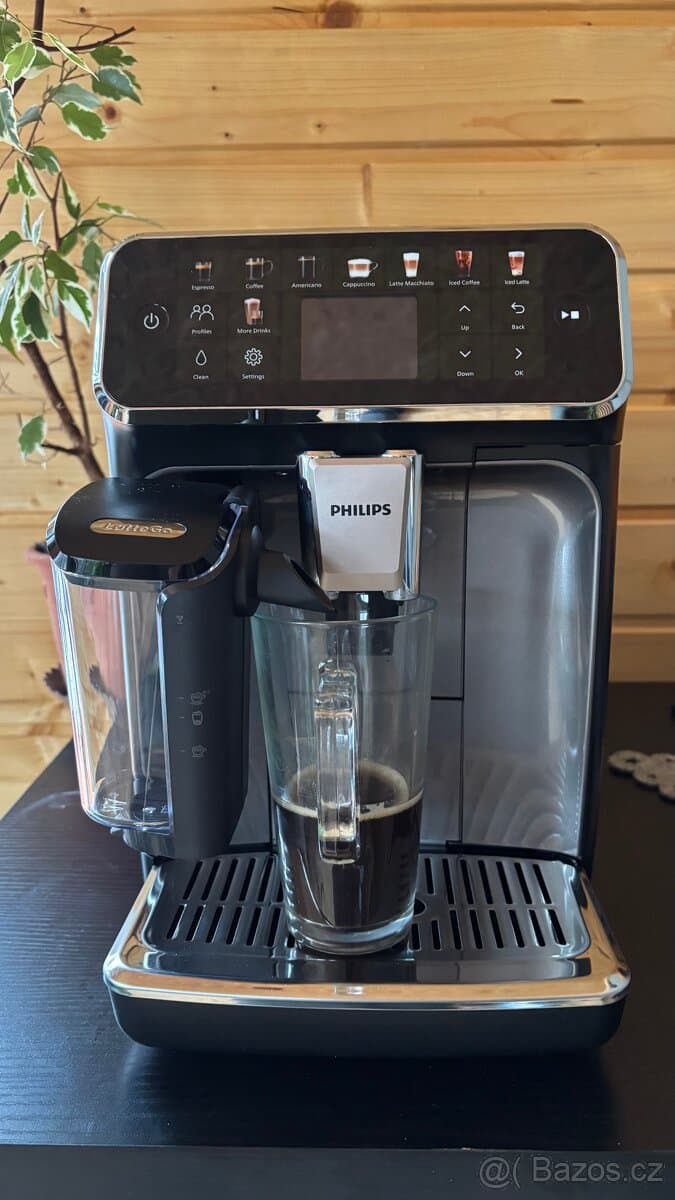 Automatický kávovar Philips 5500 LatteGo EP5549/70