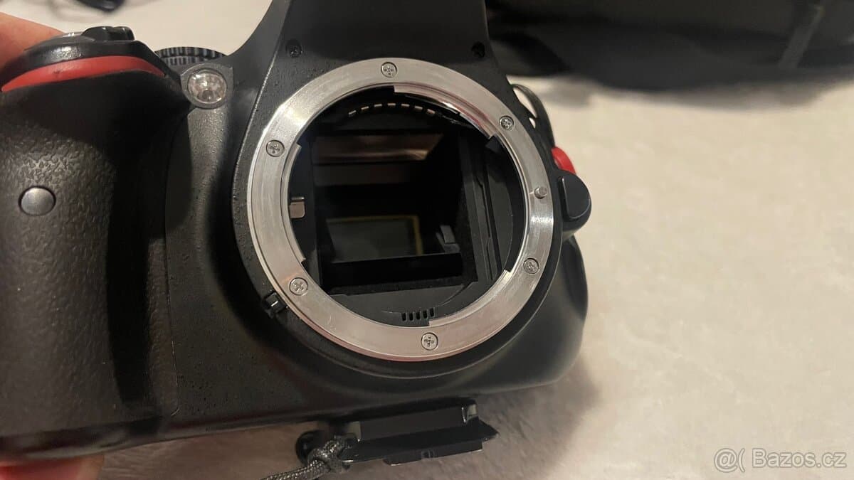 Nikon D5100 + Nikon 18-140 mm, Lowa, Peak Design