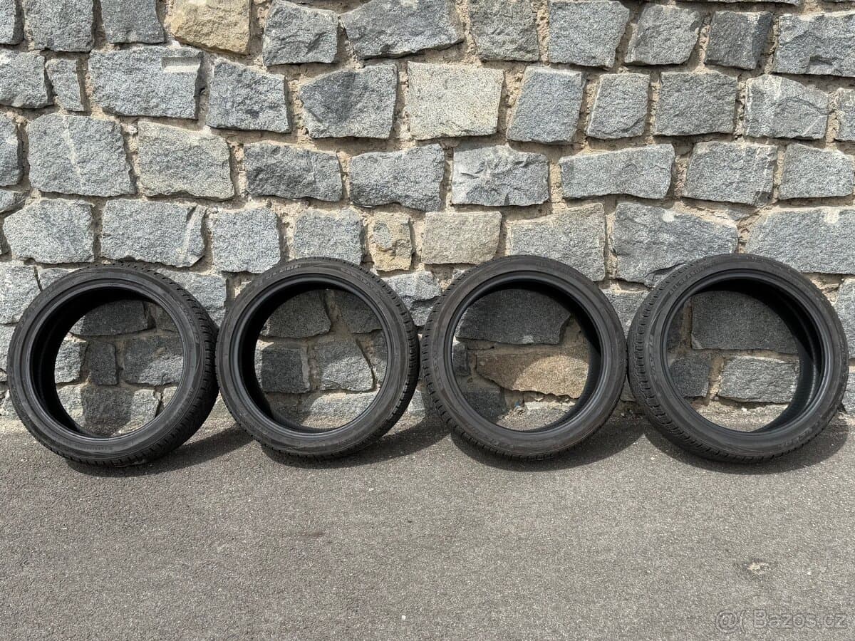 celoroční pneumatiky 225/40 R19 Tracmax