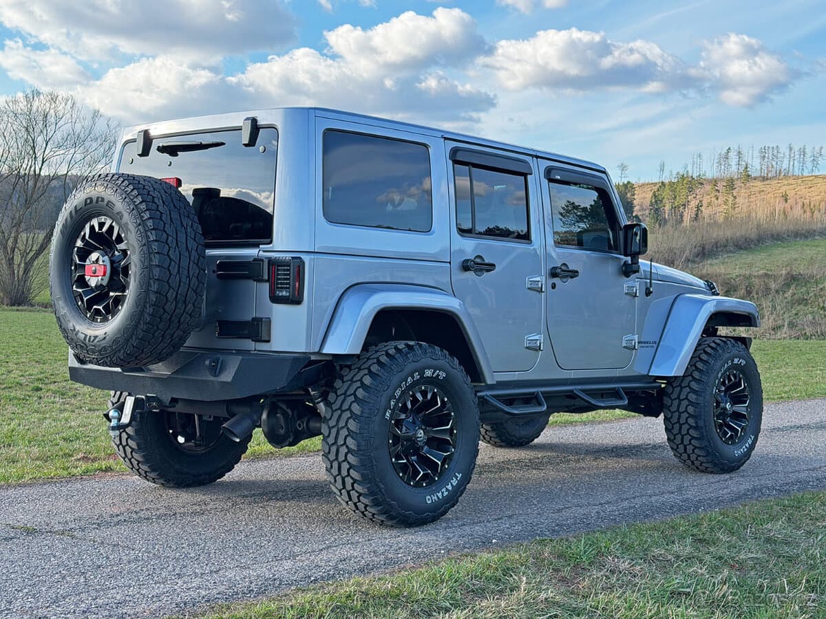 JEEP WRANGLER 3.6 V6 4x4 KŮŽE LED LIFT – TOP