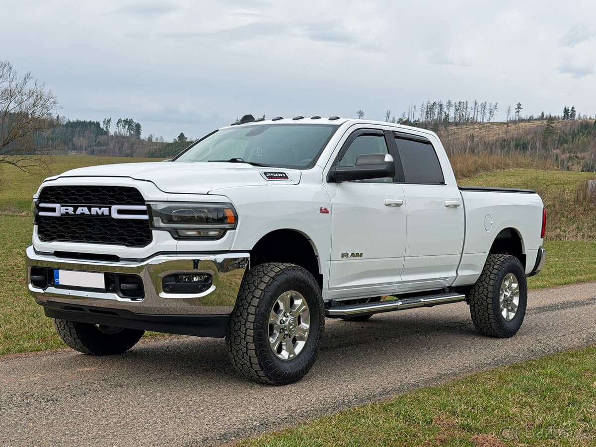 DODGE RAM 2500 HEAVY DUTY 6.4 HEMI – 4x4 LED LIFT