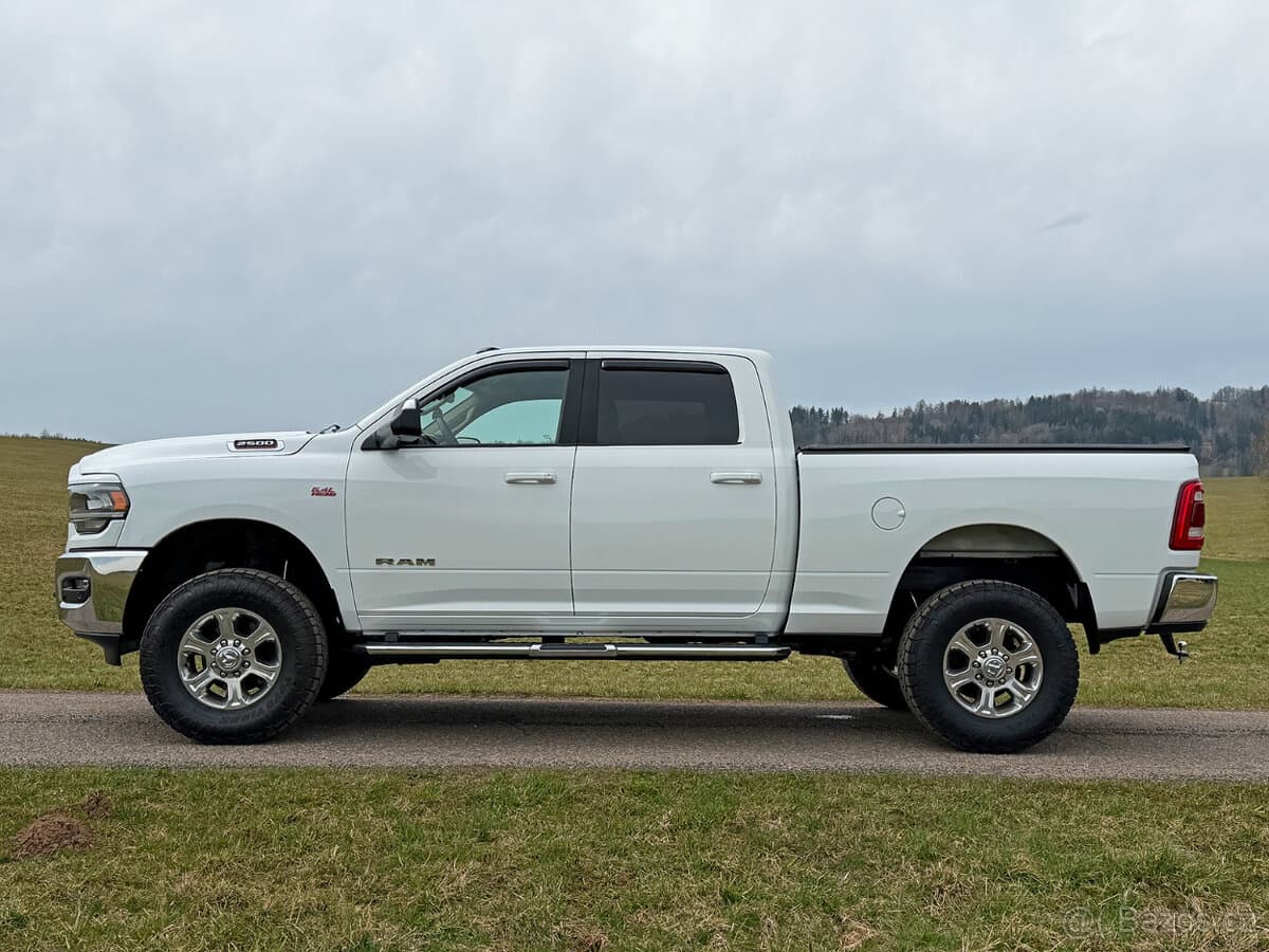 DODGE RAM 2500 HEAVY DUTY 6.4 HEMI – 4x4 LED LIFT