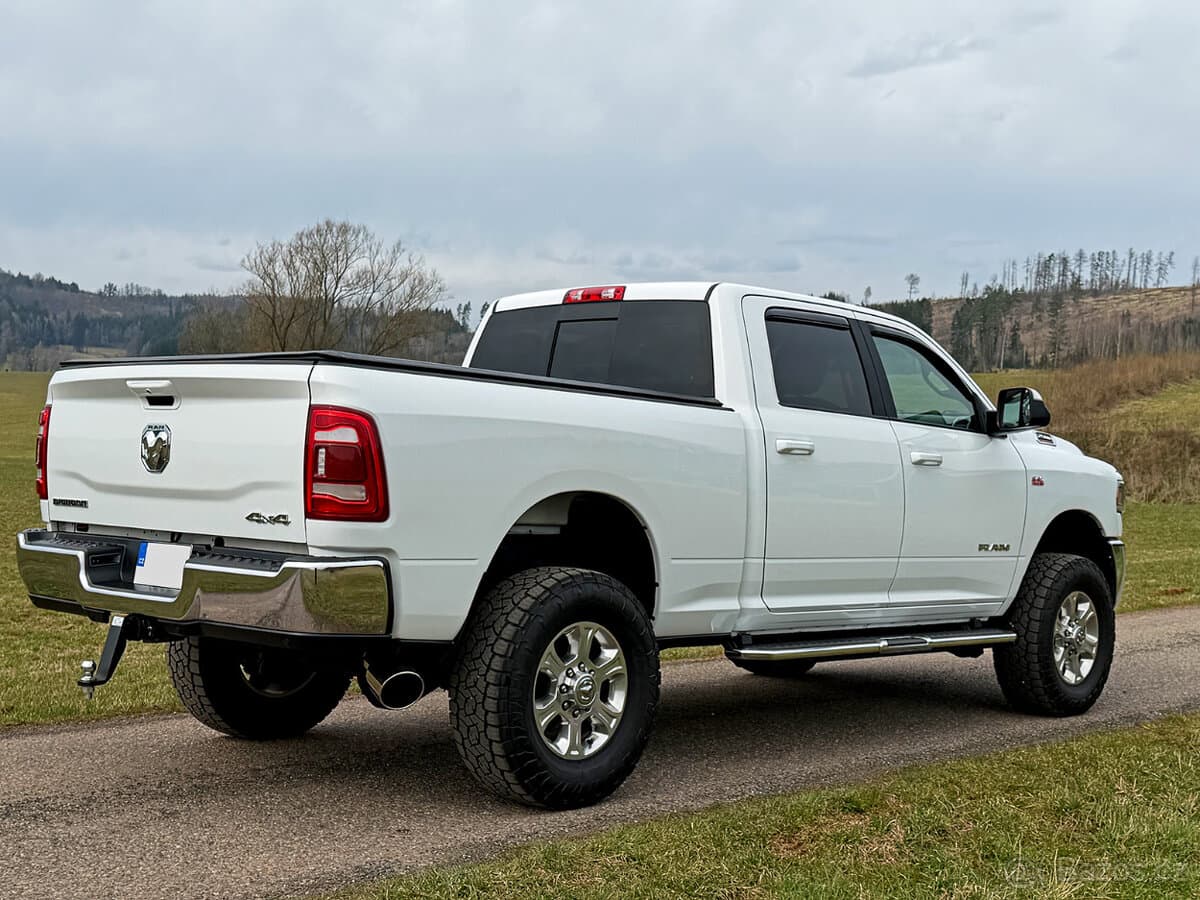 DODGE RAM 2500 HEAVY DUTY 6.4 HEMI – 4x4 LED LIFT