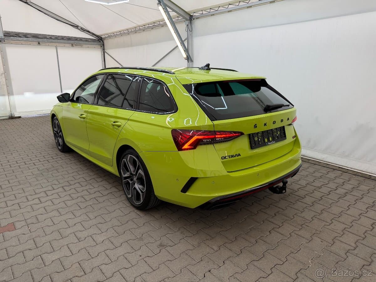 Škoda Octavia 4 combi RS 2.0TDi,147kW,DSG,4x4,Webasto,Tažné