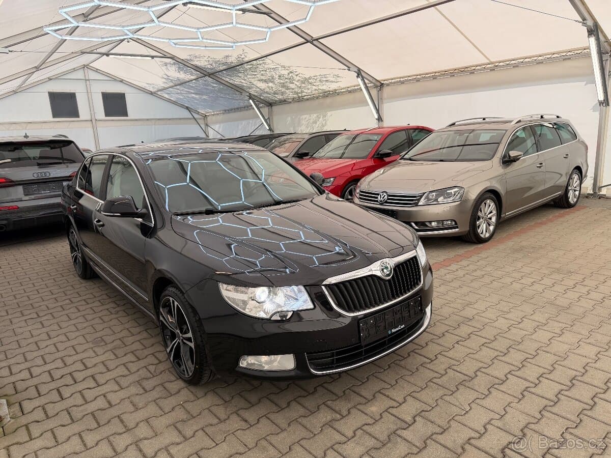 Škoda Superb II sedan 2.0TSi,147kW,DSG,Xenony,Kůže,160TKM