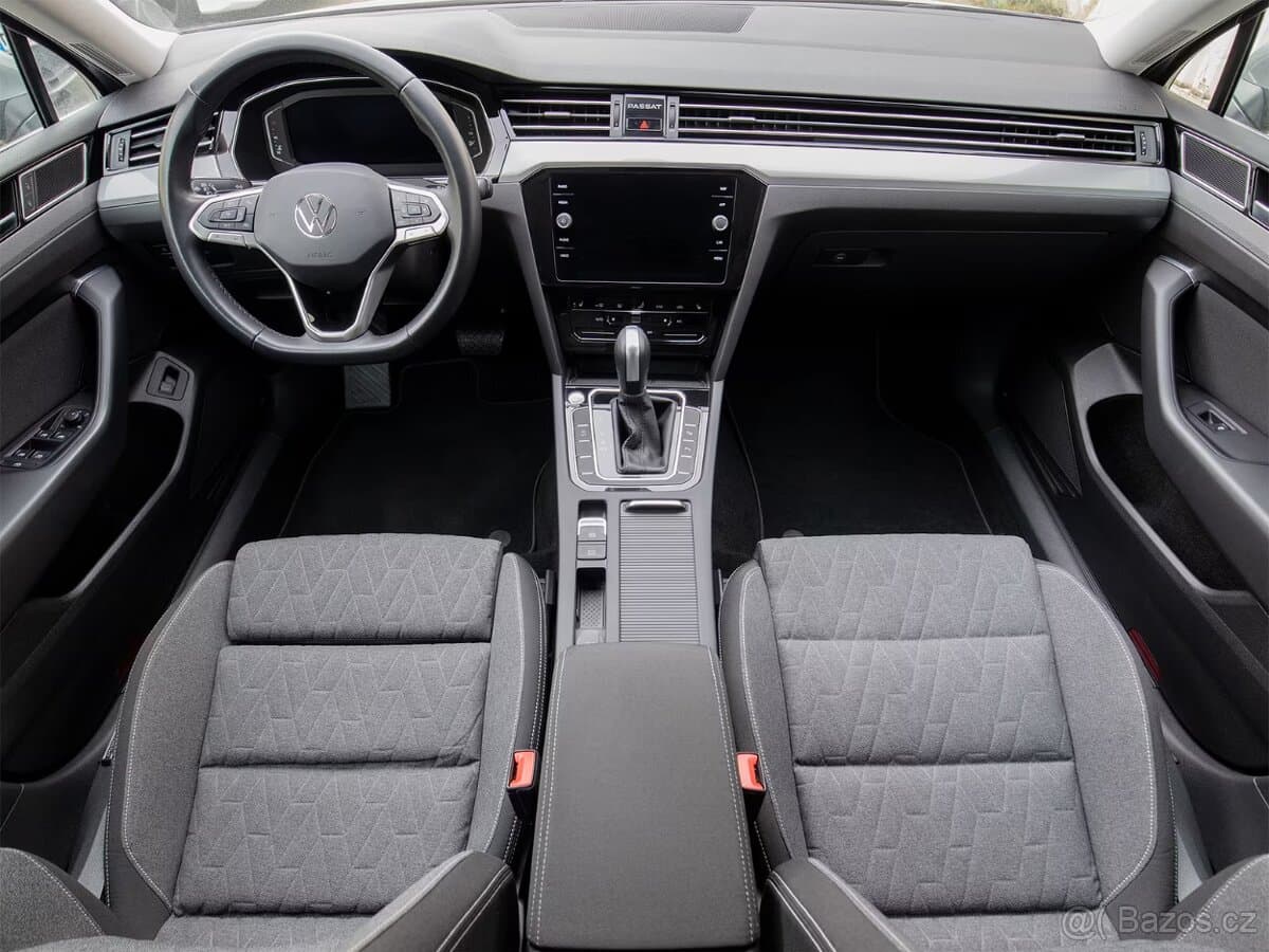 Volkswagen Passat B8 combi 2.0 TDi,110 kW,DSG,LED,ACC,2023