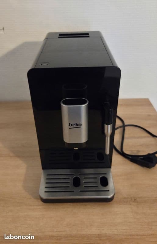 Kávovar BEKO Compact CEG 3192 B