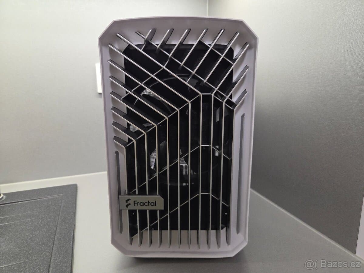 PC 32gb DDR5 / i7 14700 / 850W / 1500GB