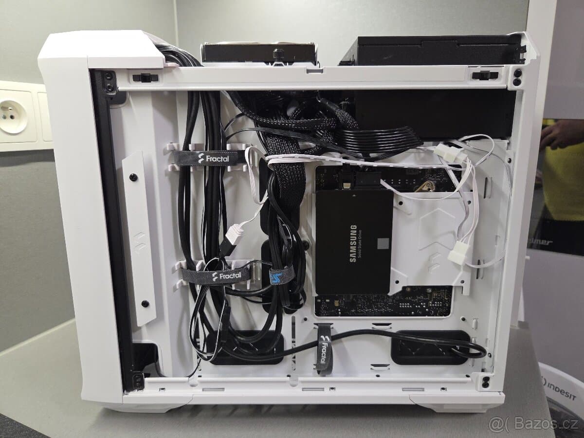 PC 32gb DDR5 / i7 14700 / 850W / 1500GB