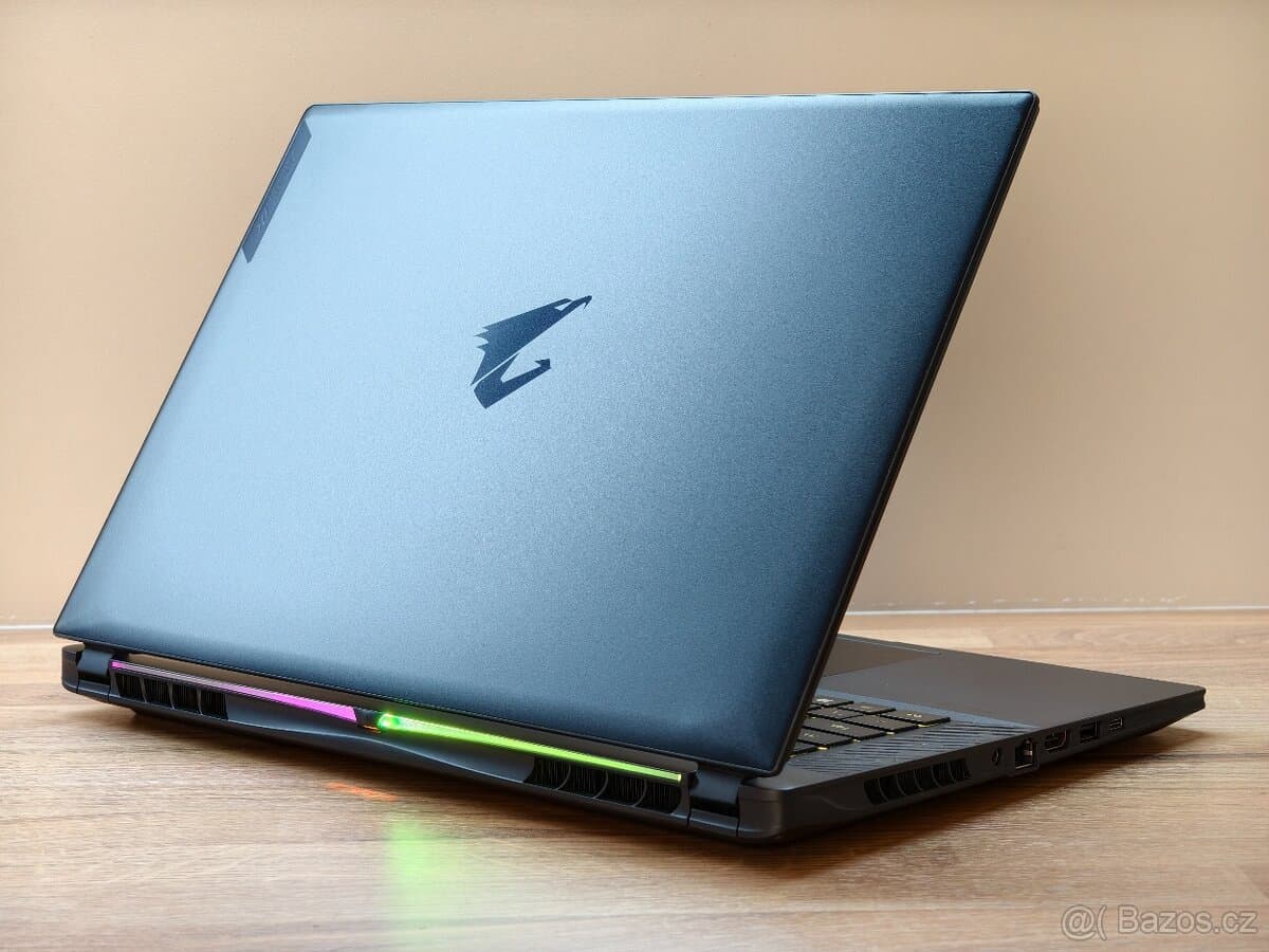 2K 165HZ_GIGABYTE AORUS 16X_i7-14650HX_16GB_RTX 4070 8GB