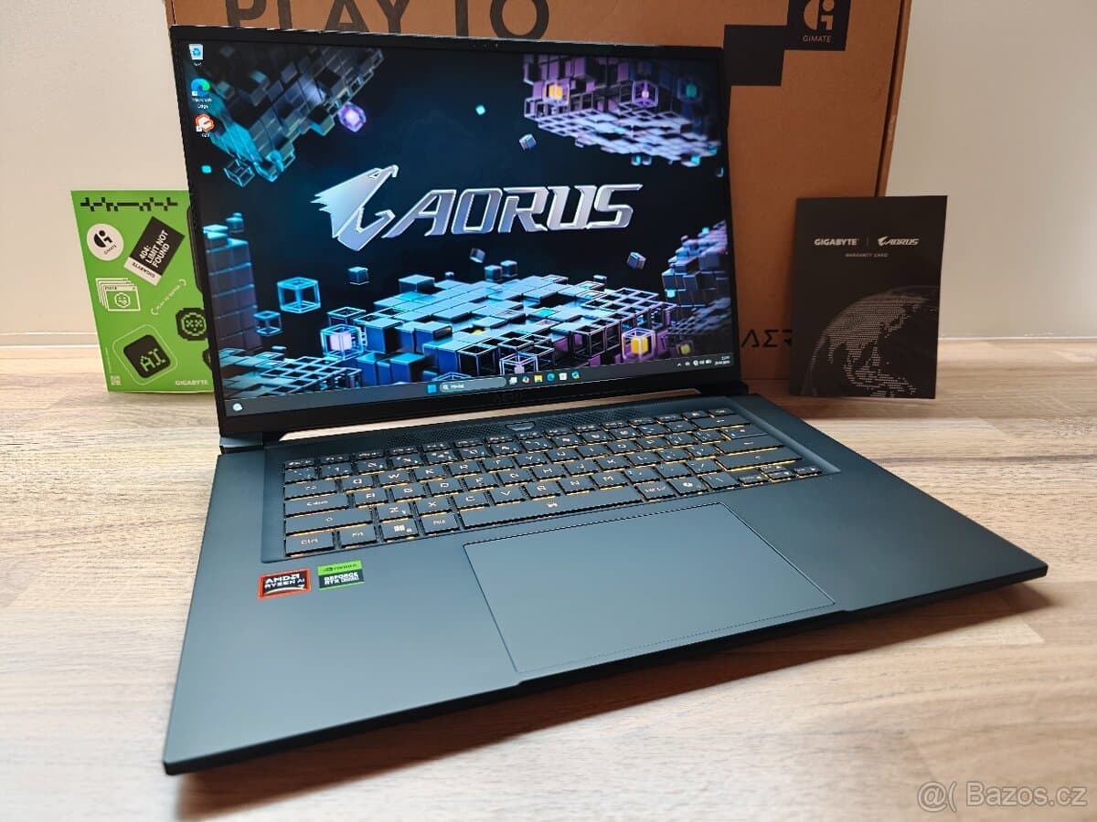 165HZ_KOVOVÝ GIGABYTE AERO X16_R7 AI 350_32GB_RTX 5070 8GB