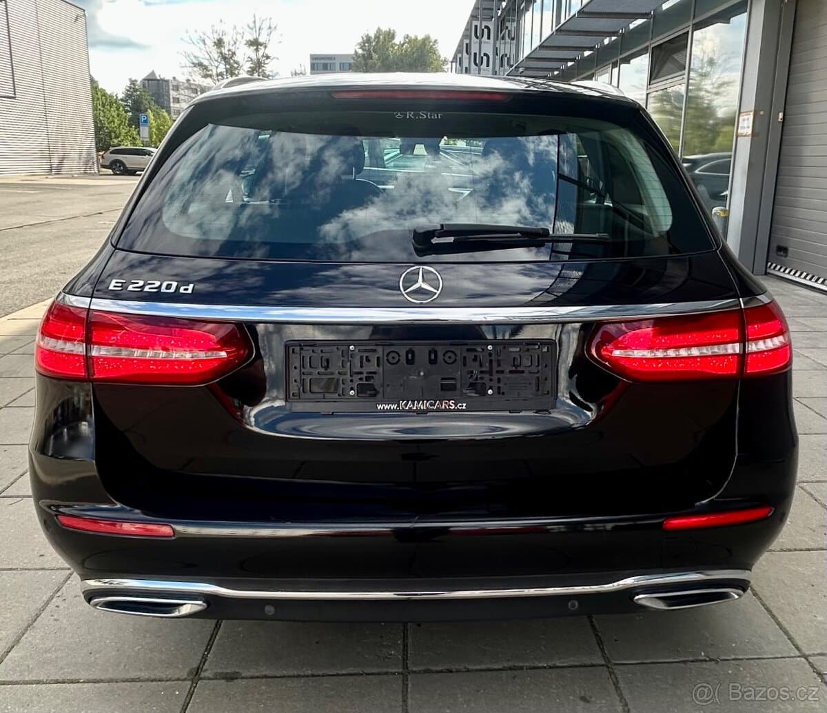 MERCEDES E 220D 143KW AUTOMAT-LED-NAVI-KAMERA-VYHŘEV-PDC