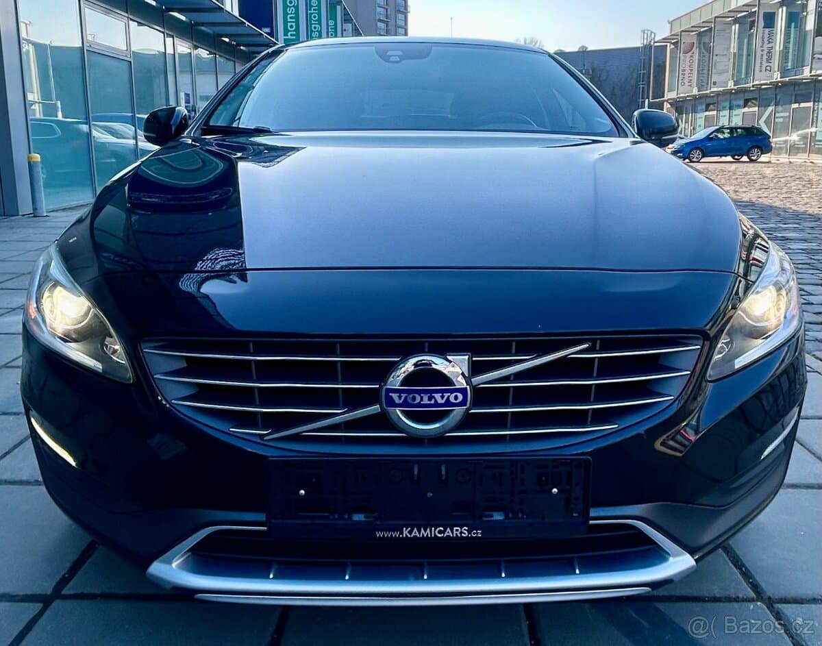 VOLVO V60 2.0D4 120KW 5VÁLEC MANUÁL-XENON-VYHŘEV-PDC