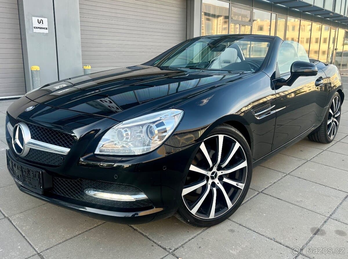 MERCEDES SLK 200 135KW KUŽE-Bi XENON-VYHŘEV-PDC-H&K