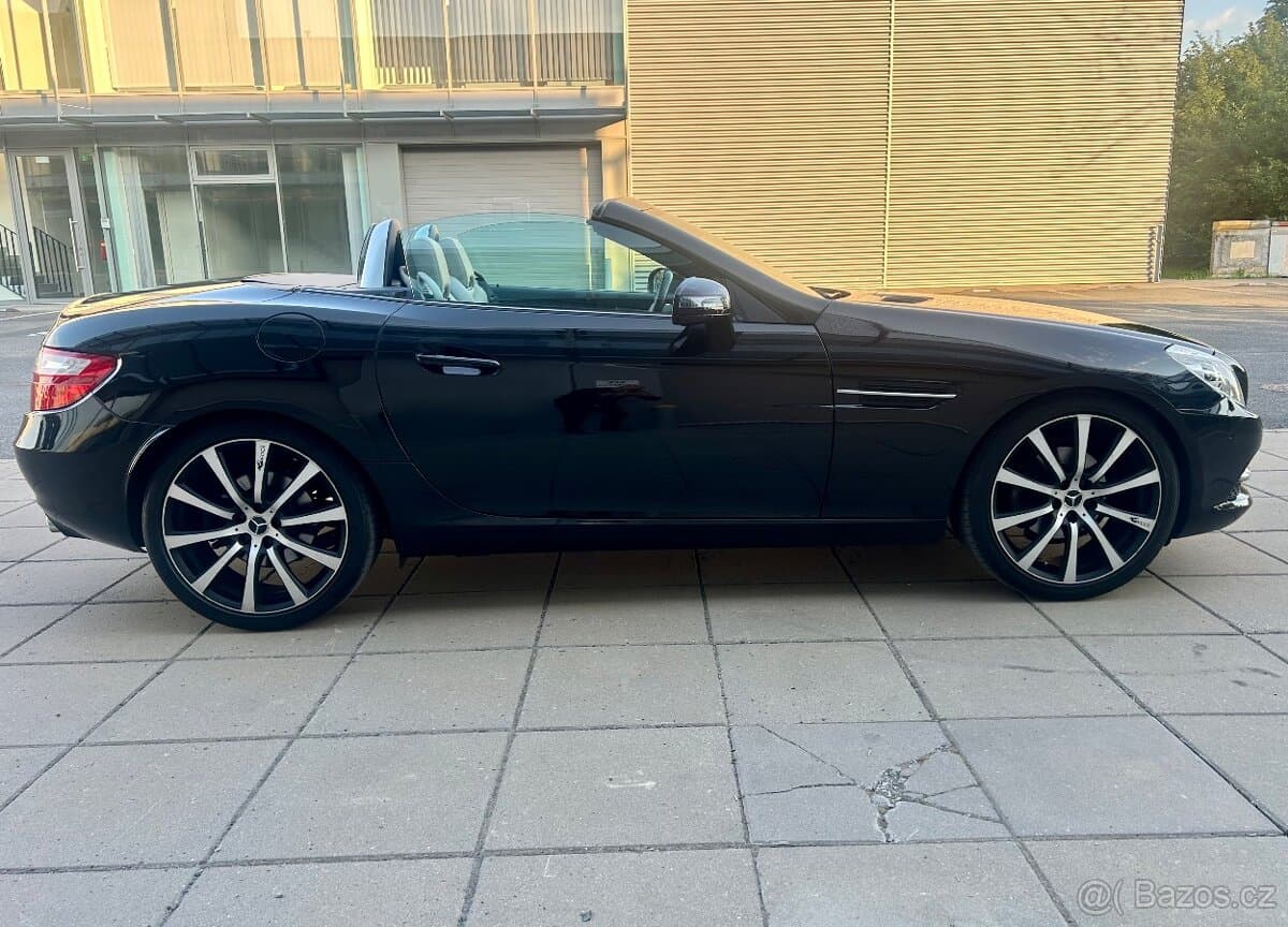 MERCEDES SLK 200 135KW KUŽE-Bi XENON-VYHŘEV-PDC-H&K