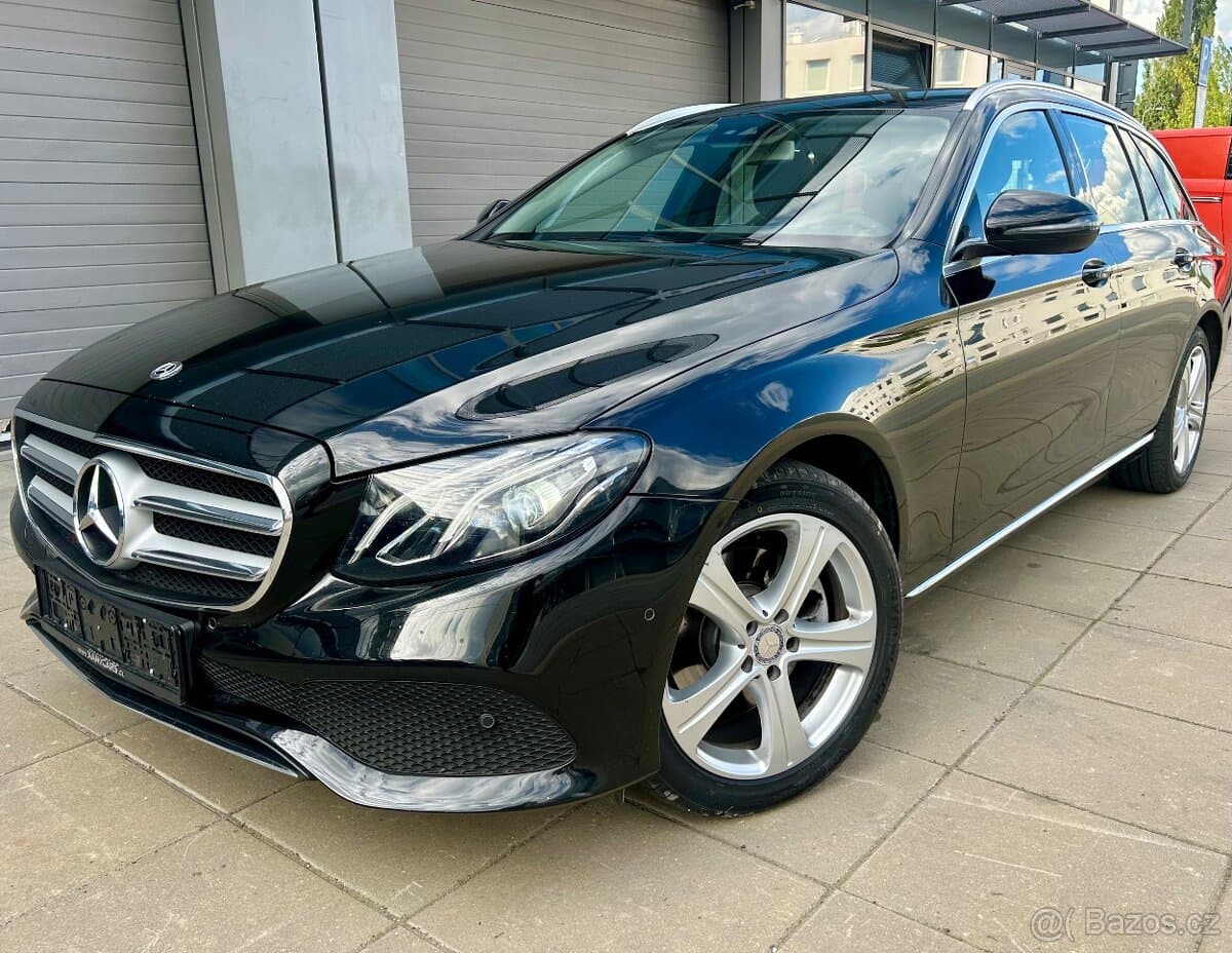MERCEDES E 220D 143KW AUTOMAT-LED-NAVI-KAMERA-VYHŘEV