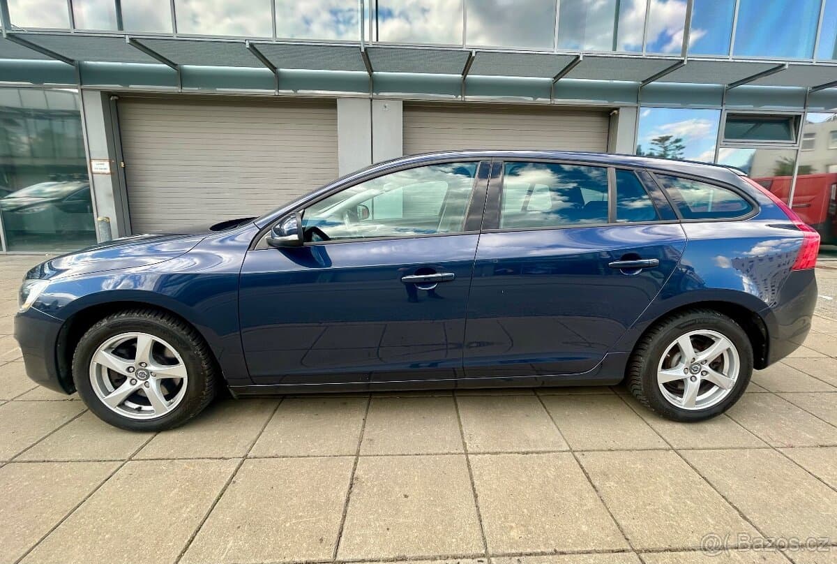 VOLVO V60 2.0D4 120KW 5VÁLEC VIRTUAL-XENON-NAVI-BLIS-TAŽNÉ