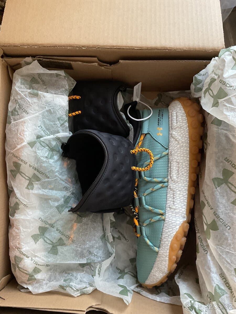 Under Armour Hovr summit fat fire cuff