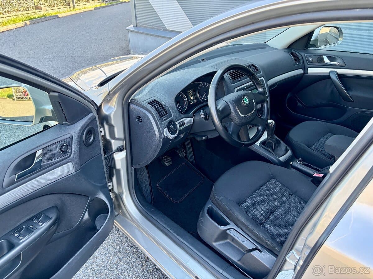 Škoda Octavia Combi 1.9TDI 77kW TAŽNÉ Senzory XENONY Rozvody