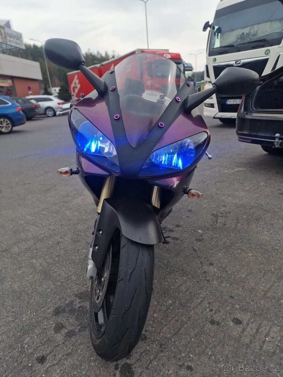 Yamaha R1