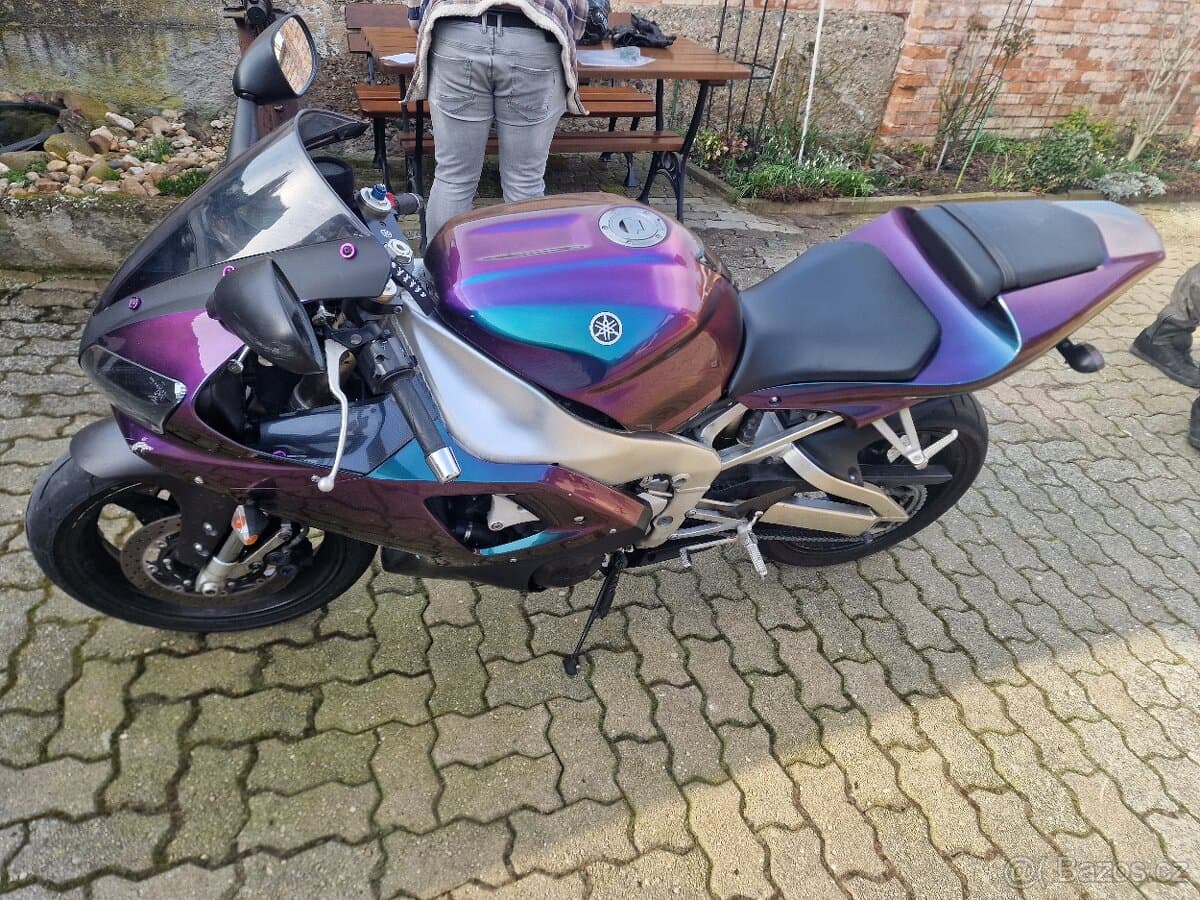 Yamaha R1