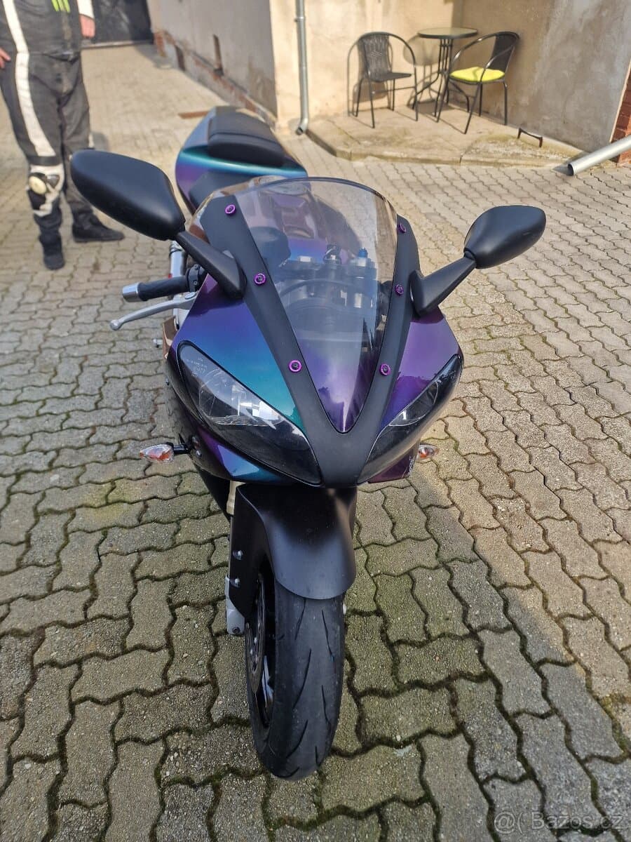 Yamaha R1