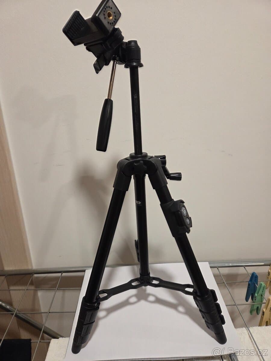 Prodám stavitelnou trojnožku Rollei