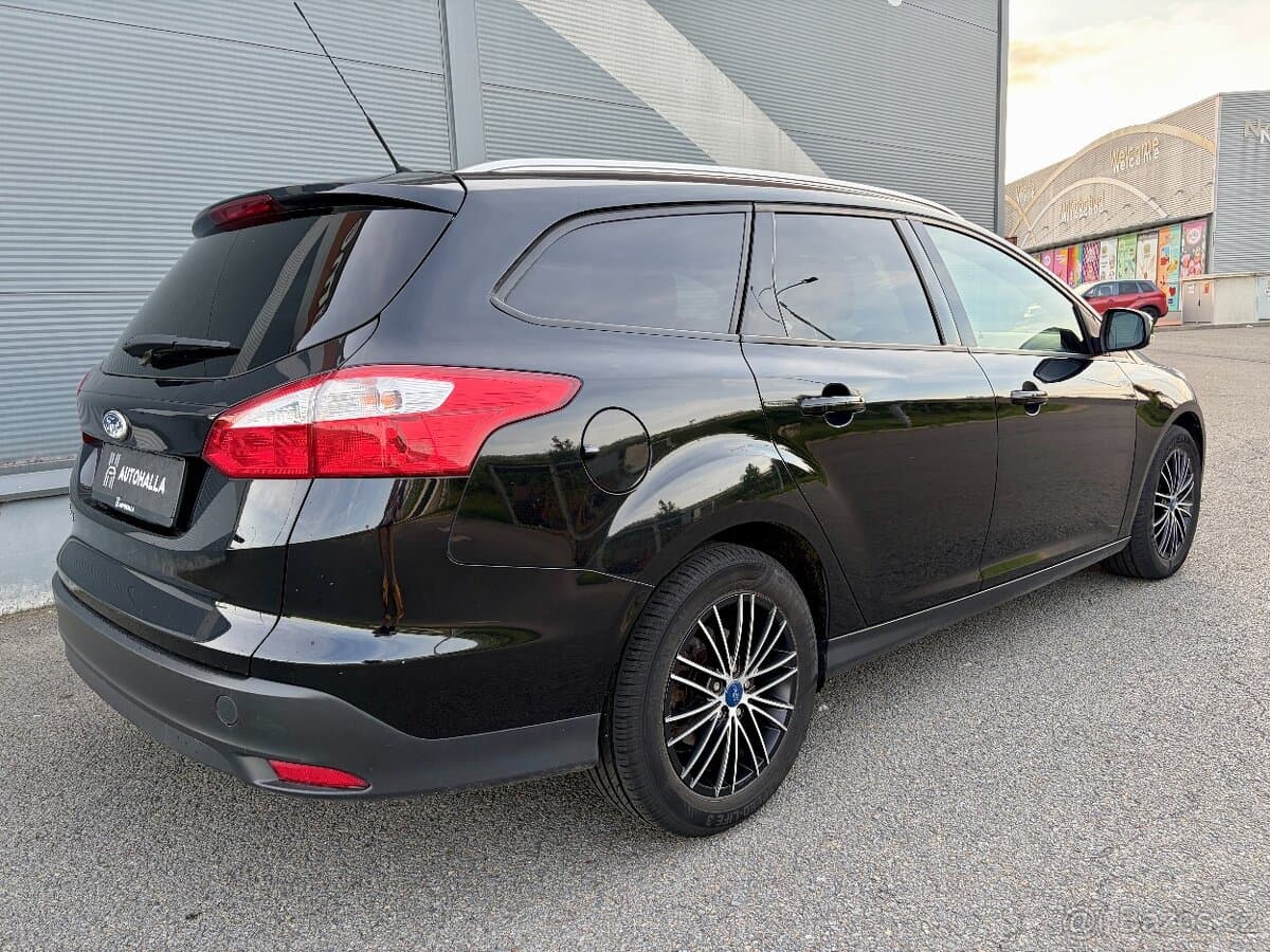 Ford Focus Combi 1.6Ti-VCT 92kW VÝHŘEV Alu ROZVODY