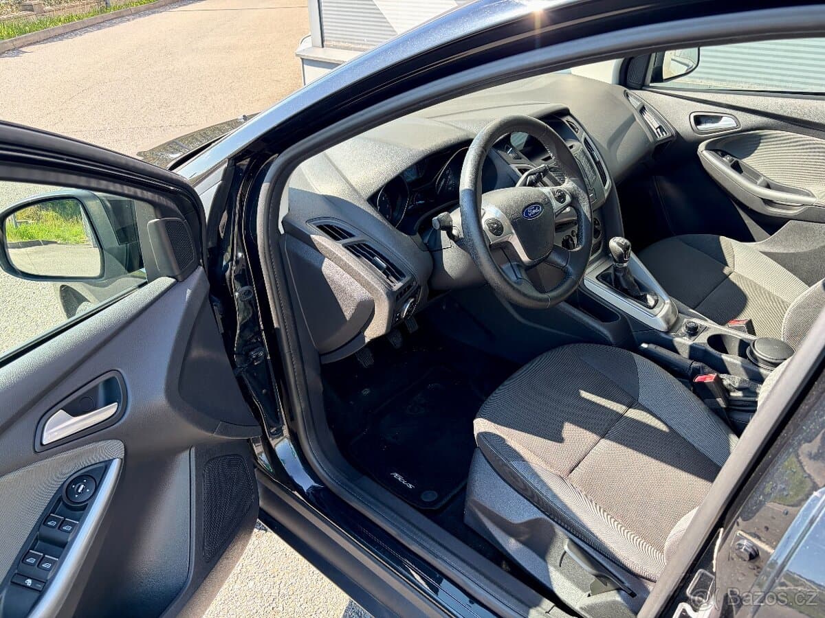 Ford Focus Combi 1.6Ti-VCT 92kW VÝHŘEV Alu ROZVODY