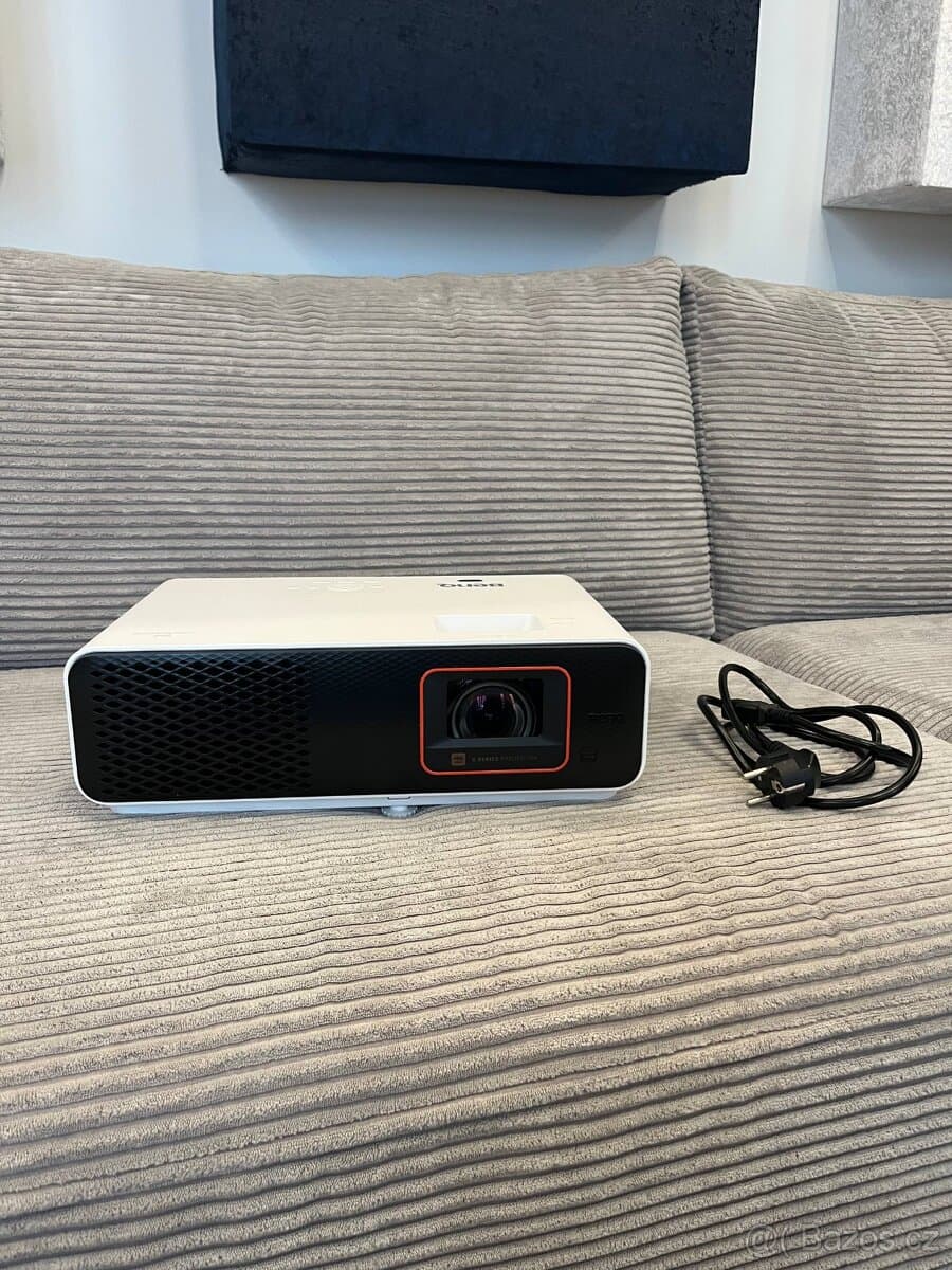 Projektor BenQ X500i