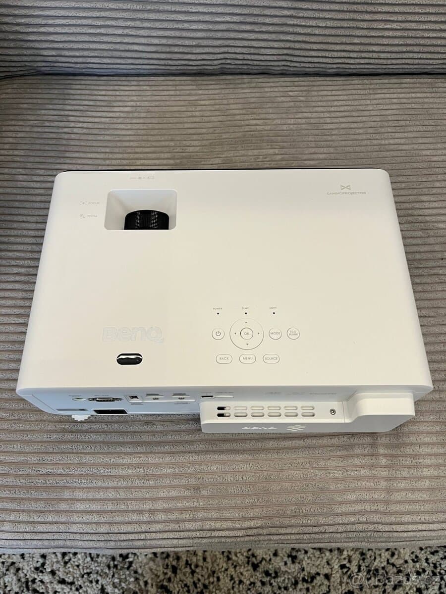 Projektor BenQ X500i
