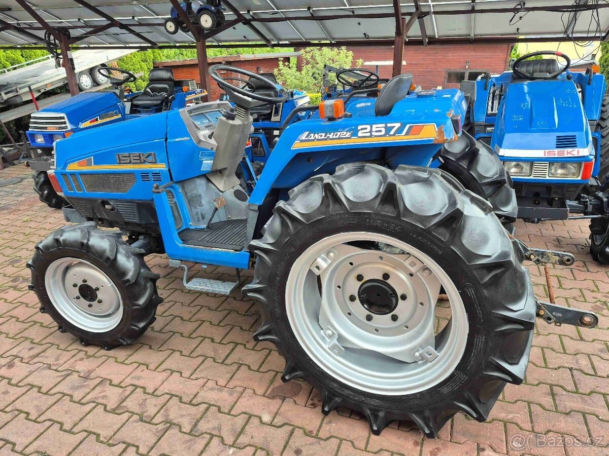 Japonský malotraktor Iseki TU257F (25 HP, 4x4)