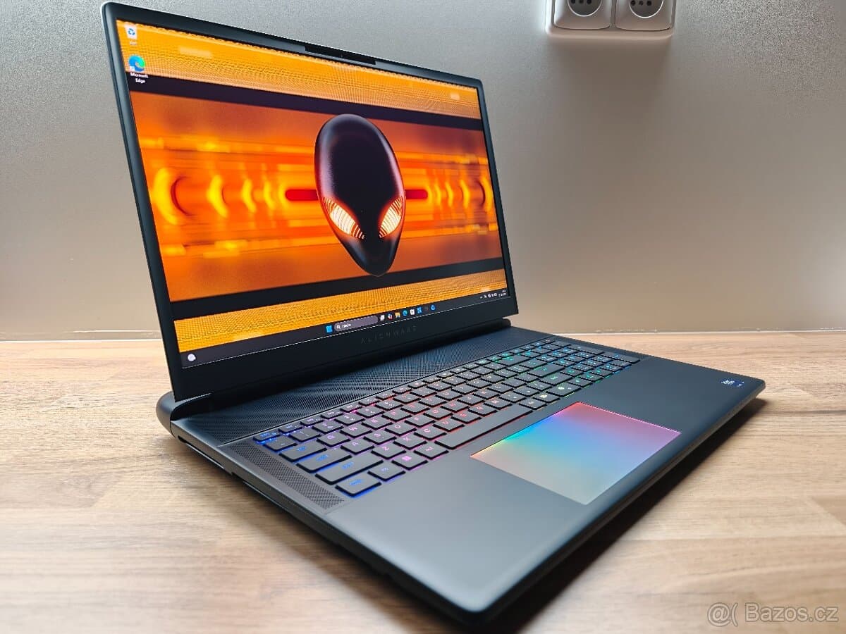 18"_ALIENWARE 18 AREA-51_U9-275HX_32GB_2TB_RTX 5080 16GB
