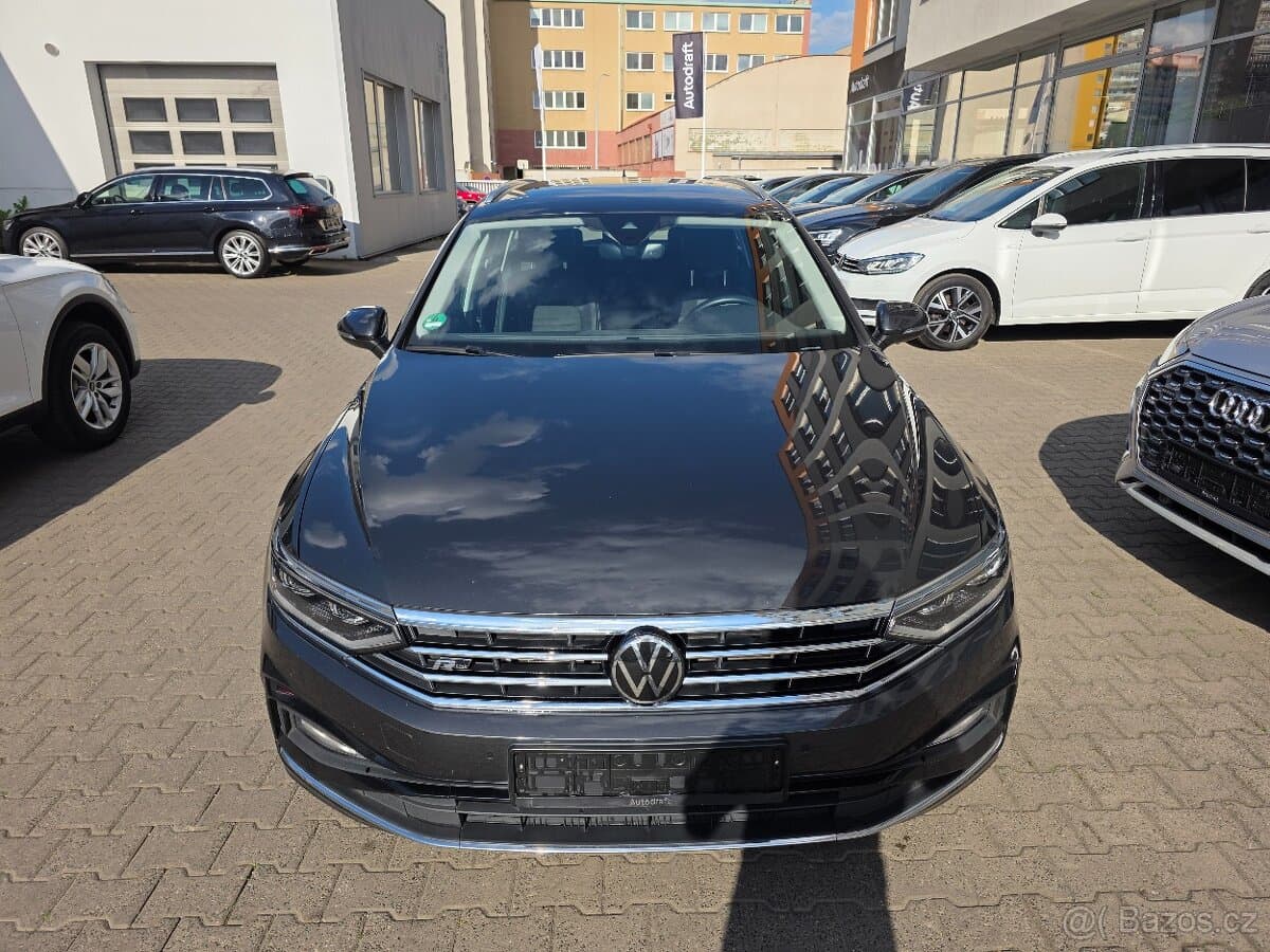 VW Passat B8 Variant TDI 4x4 DSG R-line - záruka Autodraft