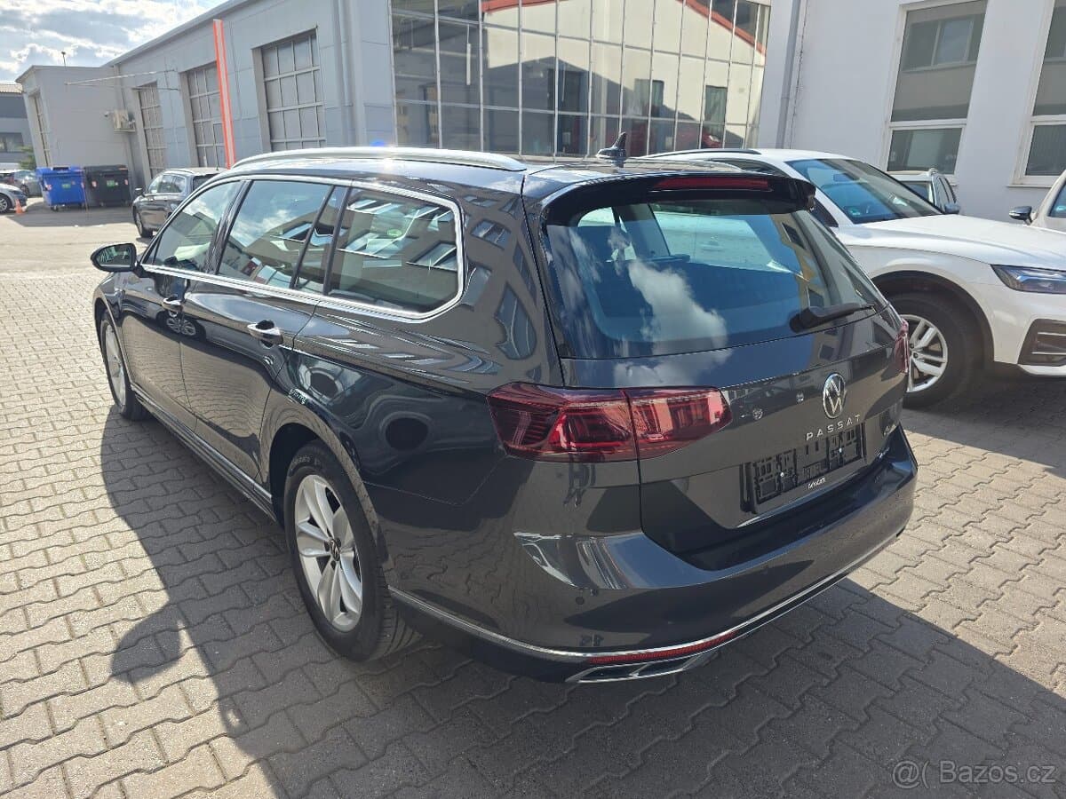 VW Passat B8 Variant TDI 4x4 DSG R-line - záruka Autodraft