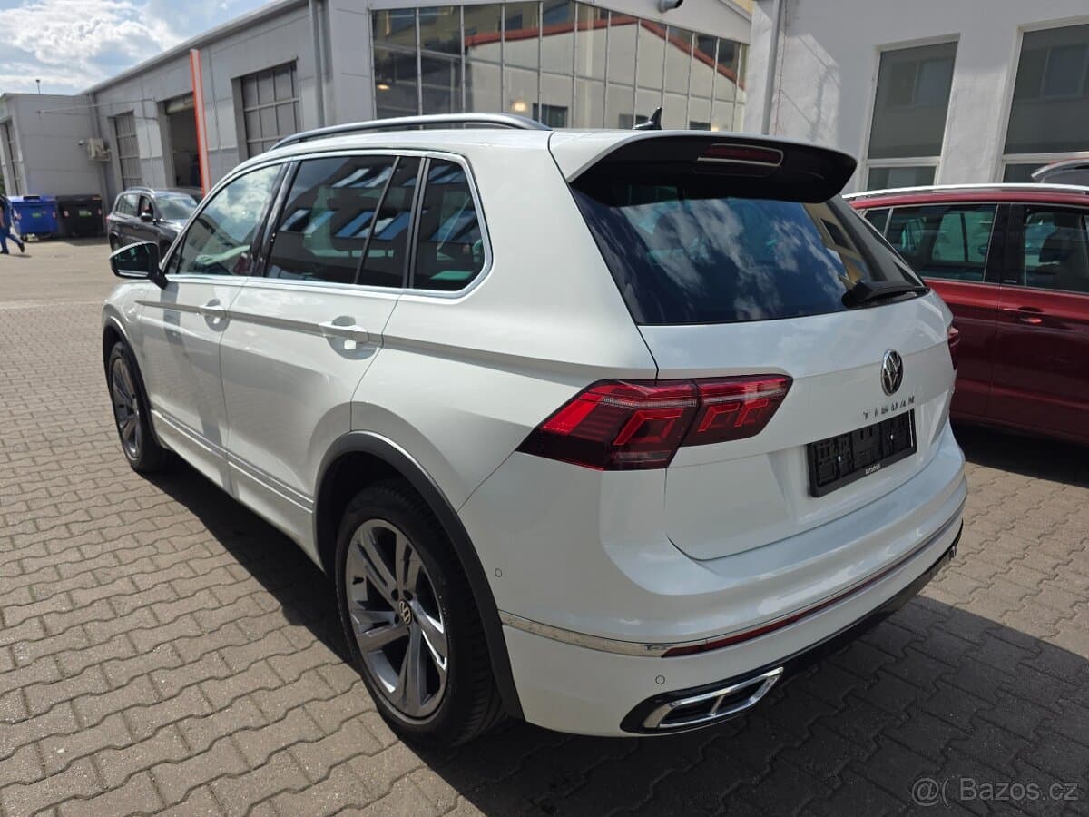 VW Tiguan R-Line 1.4eTSI Hybrid 180kW DSG - záruka Autodraft