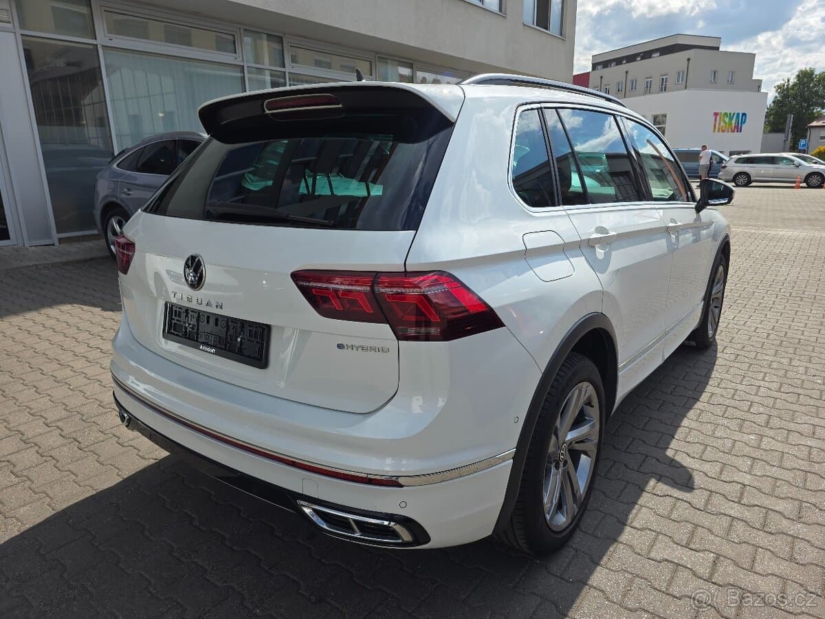 VW Tiguan R-Line 1.4eTSI Hybrid 180kW DSG - záruka Autodraft